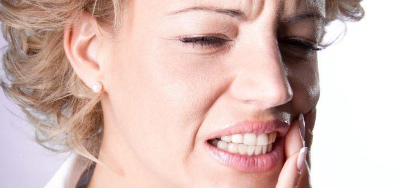 how-to-solve-the-issue-of-toothache-with-cosmetic-dental-surgery