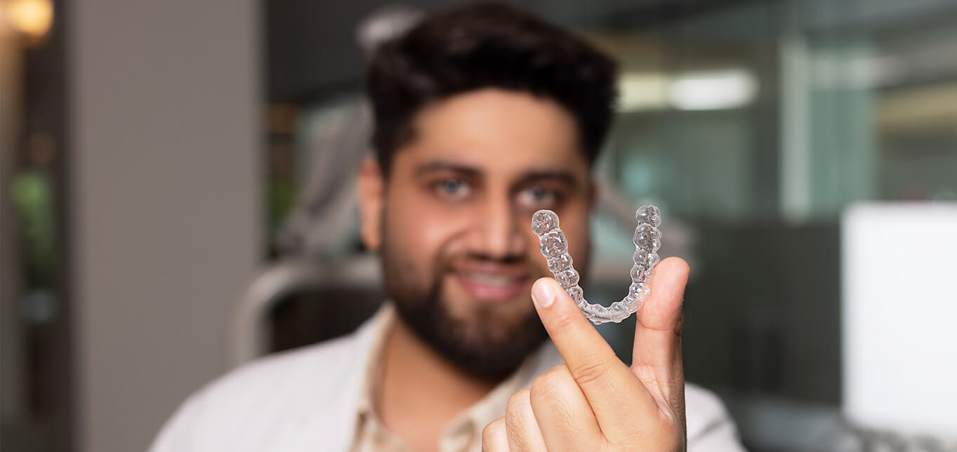 Invisalign in New Delhi: Get the Perfect Smile at The Dental Roots